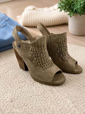 Altar’d State Woven Peep Toe Slingback Heels Taupe Suede Sandals Size 7